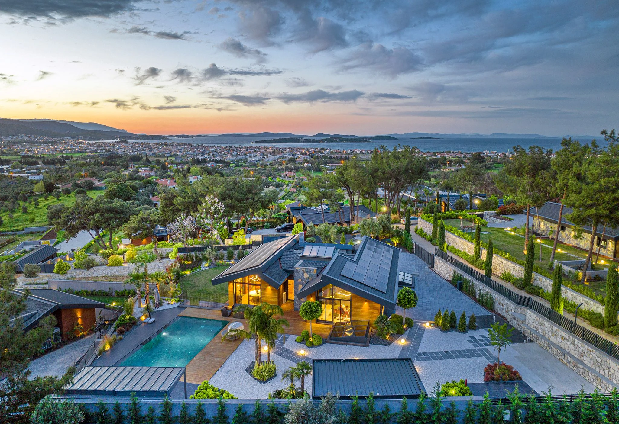 TEOK'tan Urla Kekliktepe Deniz Manzaralı Çok Özel Satılık Villa