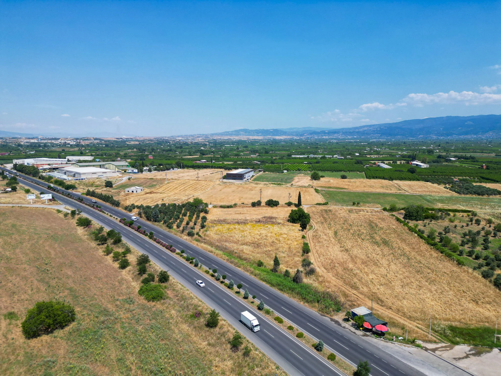 Kemalpaşa'da Ankara Asfaltı 88m Yola Cephe Soğuk Hava Ruhsatlı galeri 4