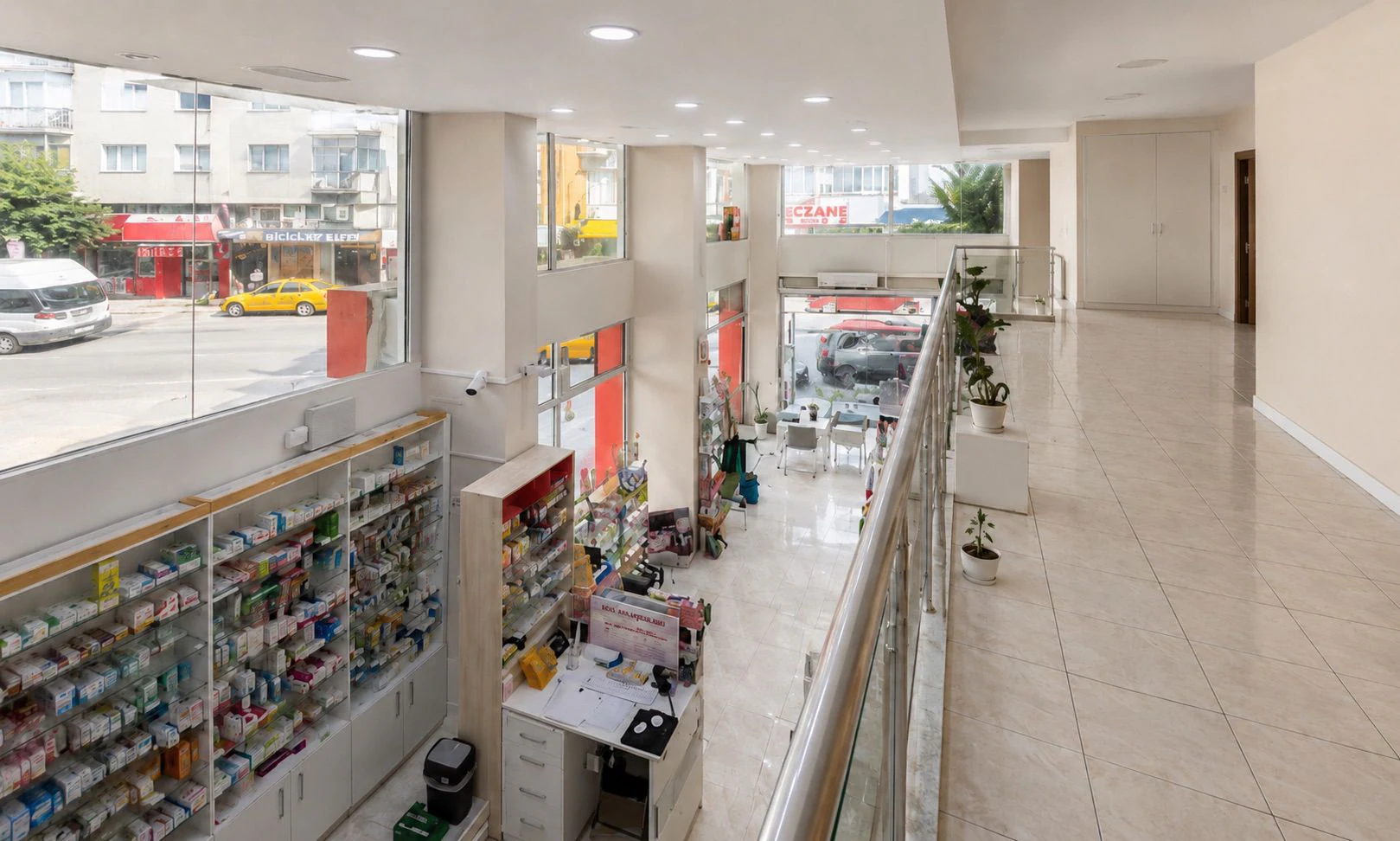 ŞİRİNYER MENDERES CD. KÖŞE KONUMLU 140 M² ECZANE KİRACILI DÜKKAN galeri 3
