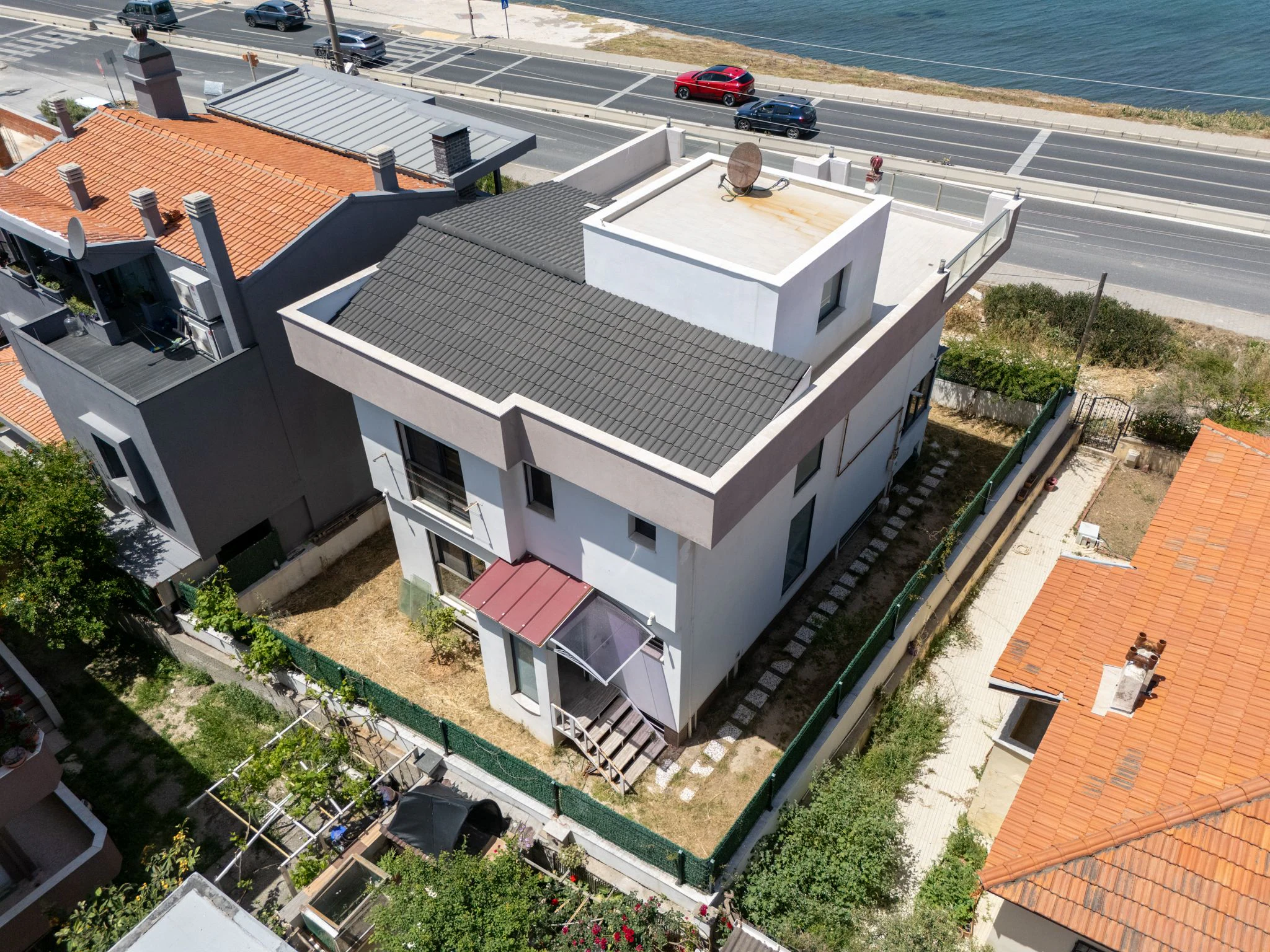 URLA'DA Denize Sıfır Müstakil Villa galeri 3
