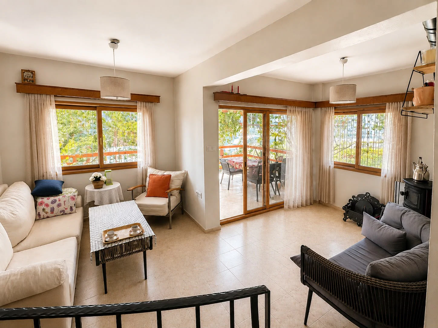 Çeşme Germiyan Site İçerisinde Eşyalı Satılık Yazlık galeri 3