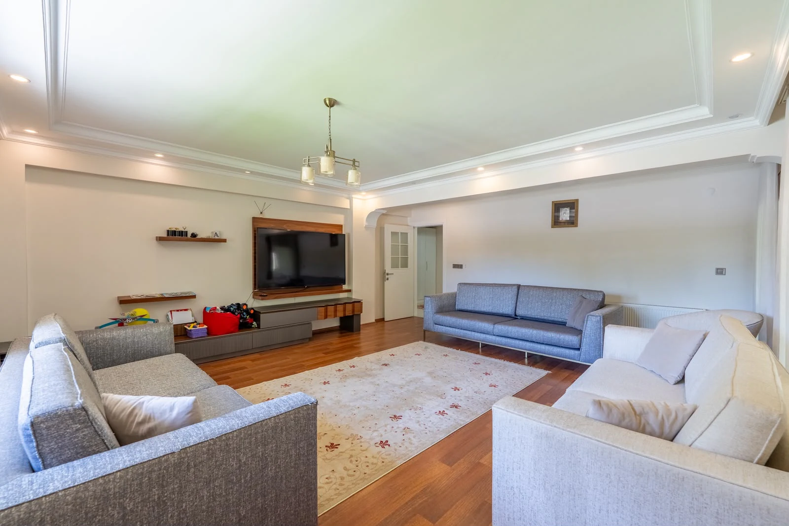 EOK'tan Kemalpaşa Nifkent'te 1592 m2 İçinde Satılık Villa galeri 4
