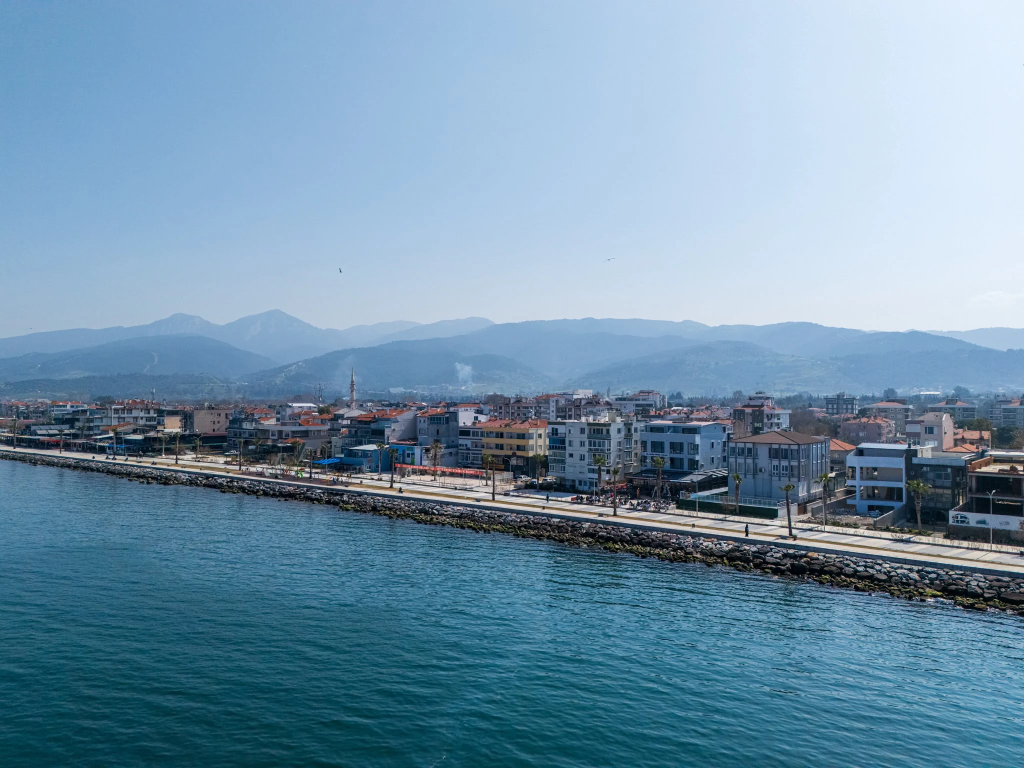 Güzelbahçe Yalı'da Denize Sıfır Satılık Daire