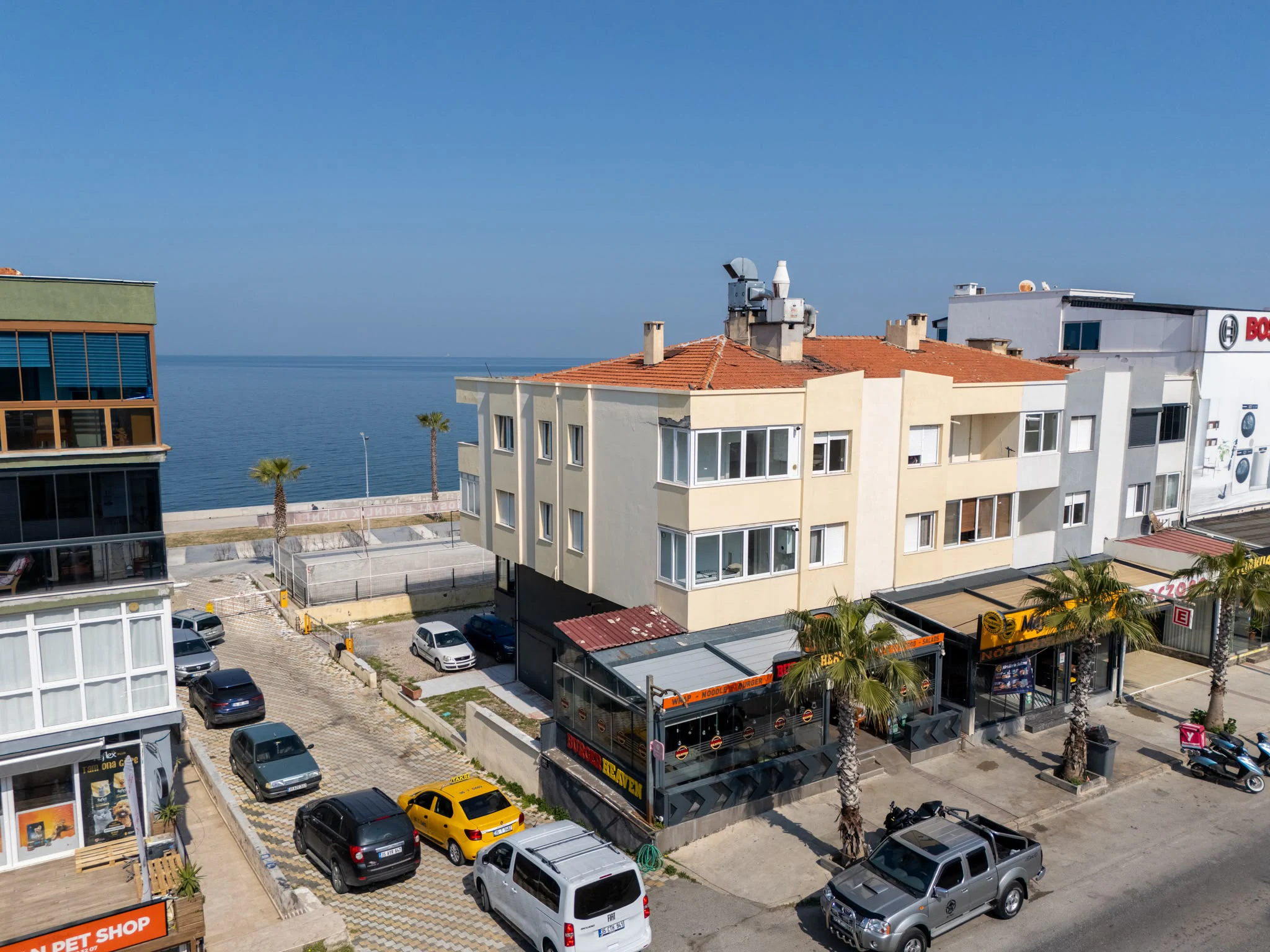 Güzelbahçe Yalı'da Denize Sıfır Satılık Daire galeri 3