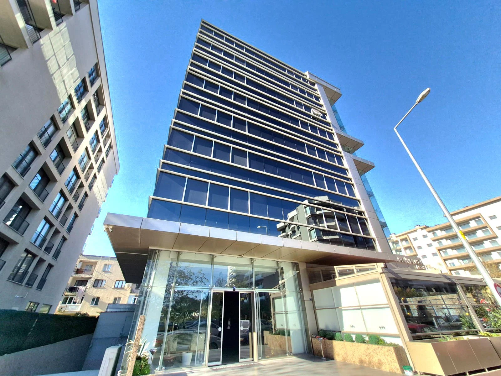 BAYRAKLI MANSUROĞLU VERAPOL PLAZA SATILIK OFİS