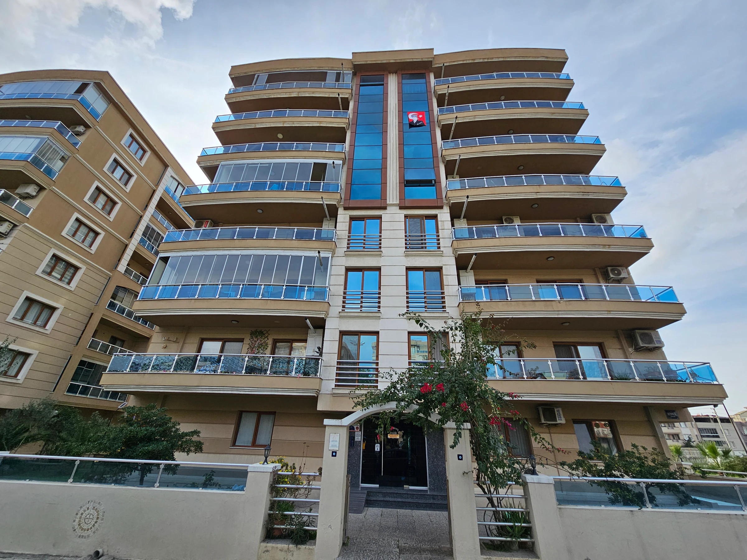 ÇİĞLİ GÜNEŞPARK EVLERİ 3+1 KİRALIK DAİRE