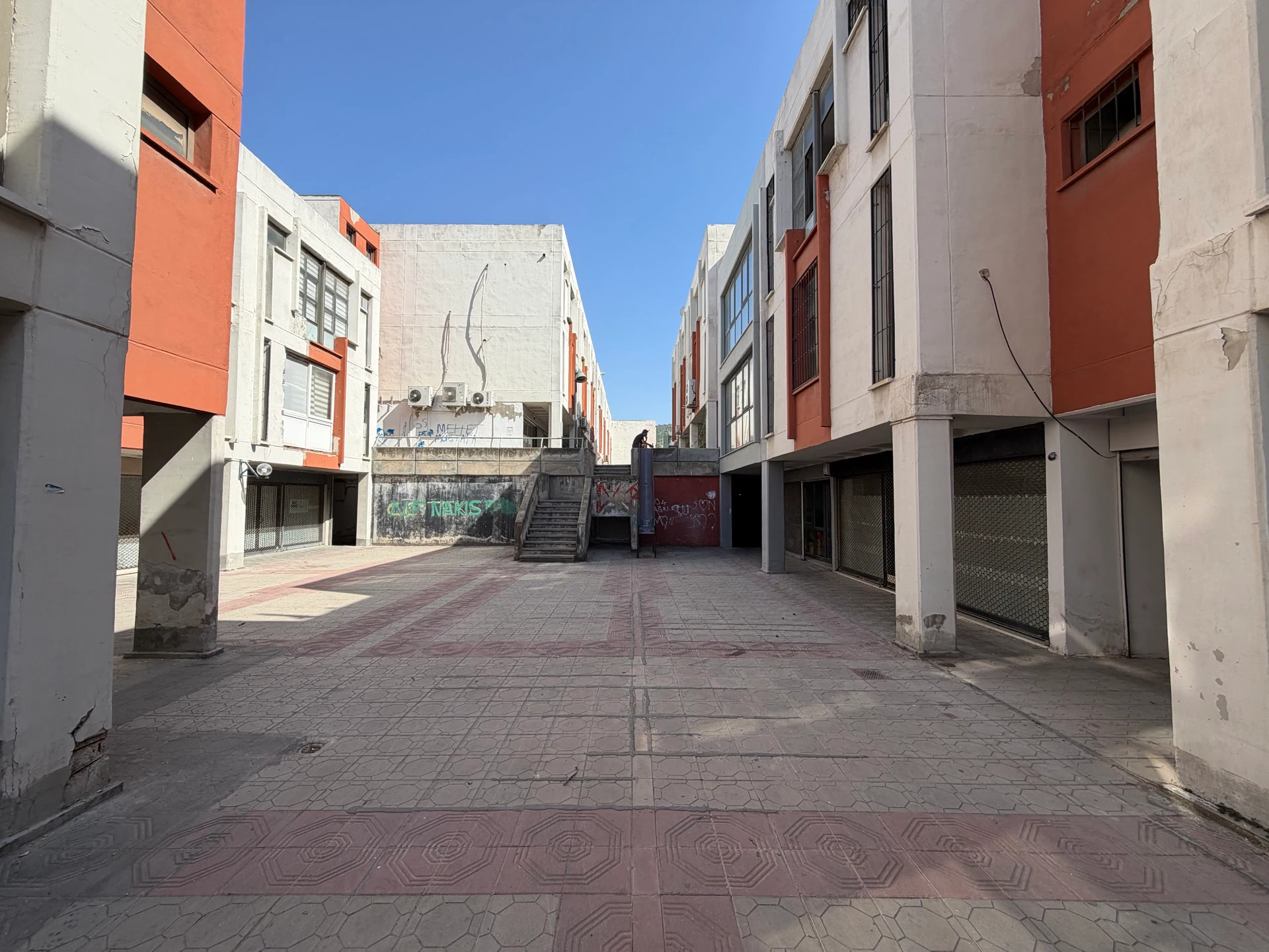 MTK Sitesi'nde Kiracısız Komple Bina | 400 m² | Kullanıma Hazır galeri 2