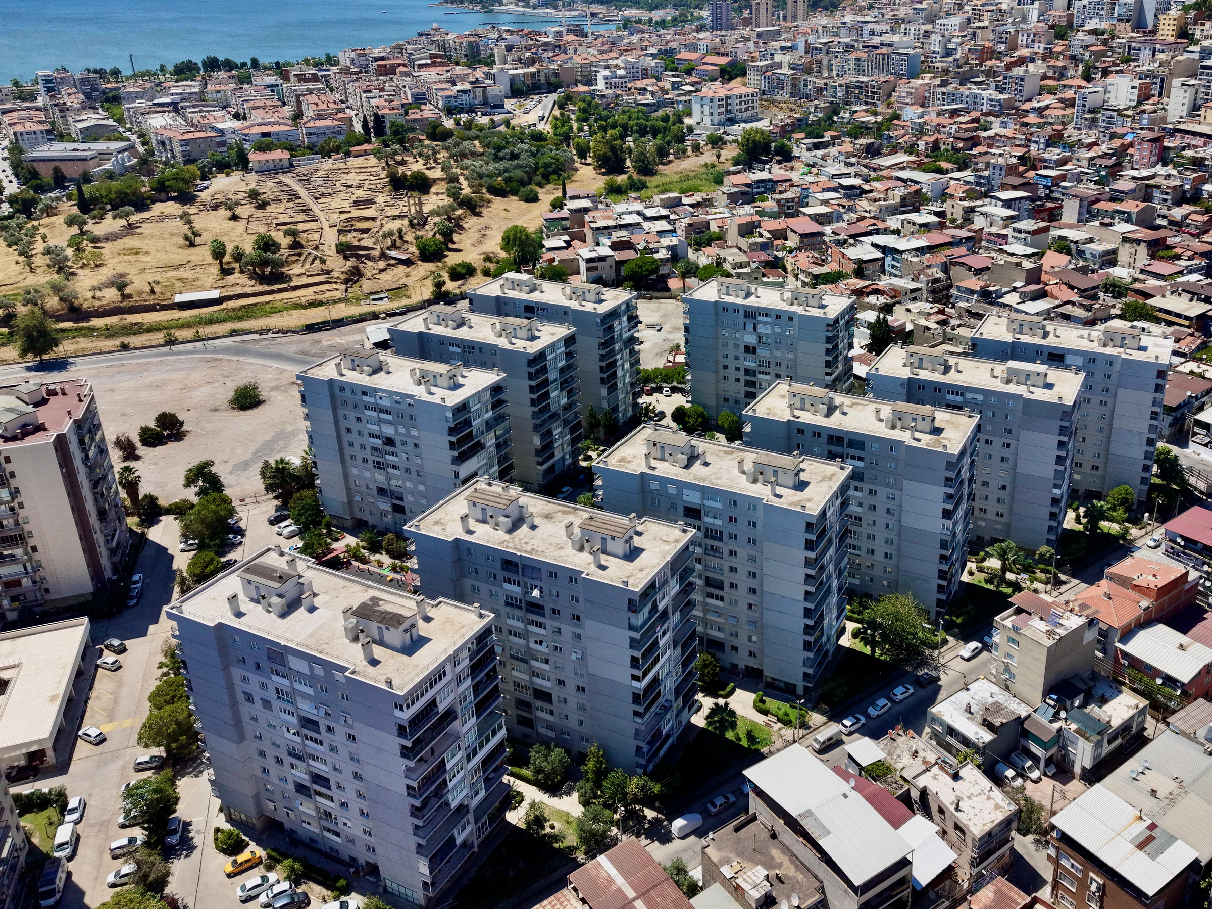 Enes Lahna'dan Seyhankent Sitesi'nde Geniş ve Ferah 3+1 Daire