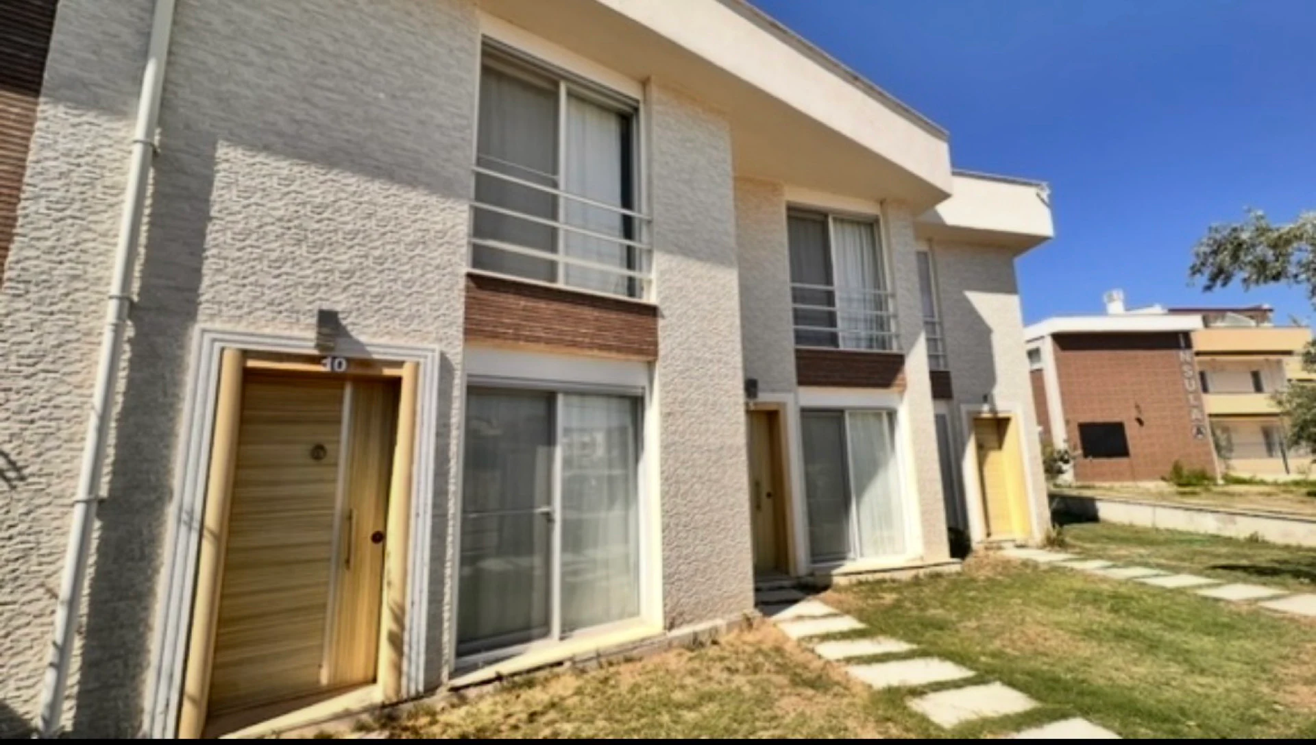 URLA GÜLBAHÇE'DE İYTE YAKINI EŞYALI KİRALIK 1+1 DUBLEKS DAİRE