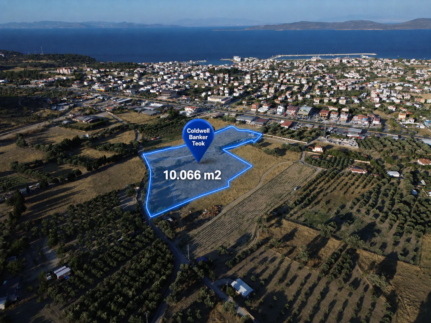 Karaburun Mordoğan'da Yola 100m Cepheli 10.066 m2 Satılık Tarla