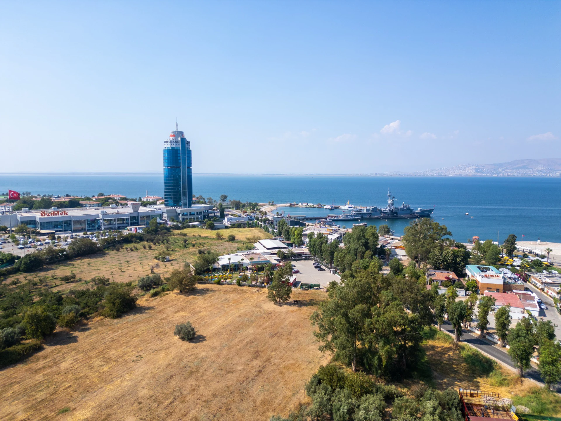 İNCİRALTINDA DEVREN 4.000 M²LİK RESTORAN İŞLETMESİ galeri 3