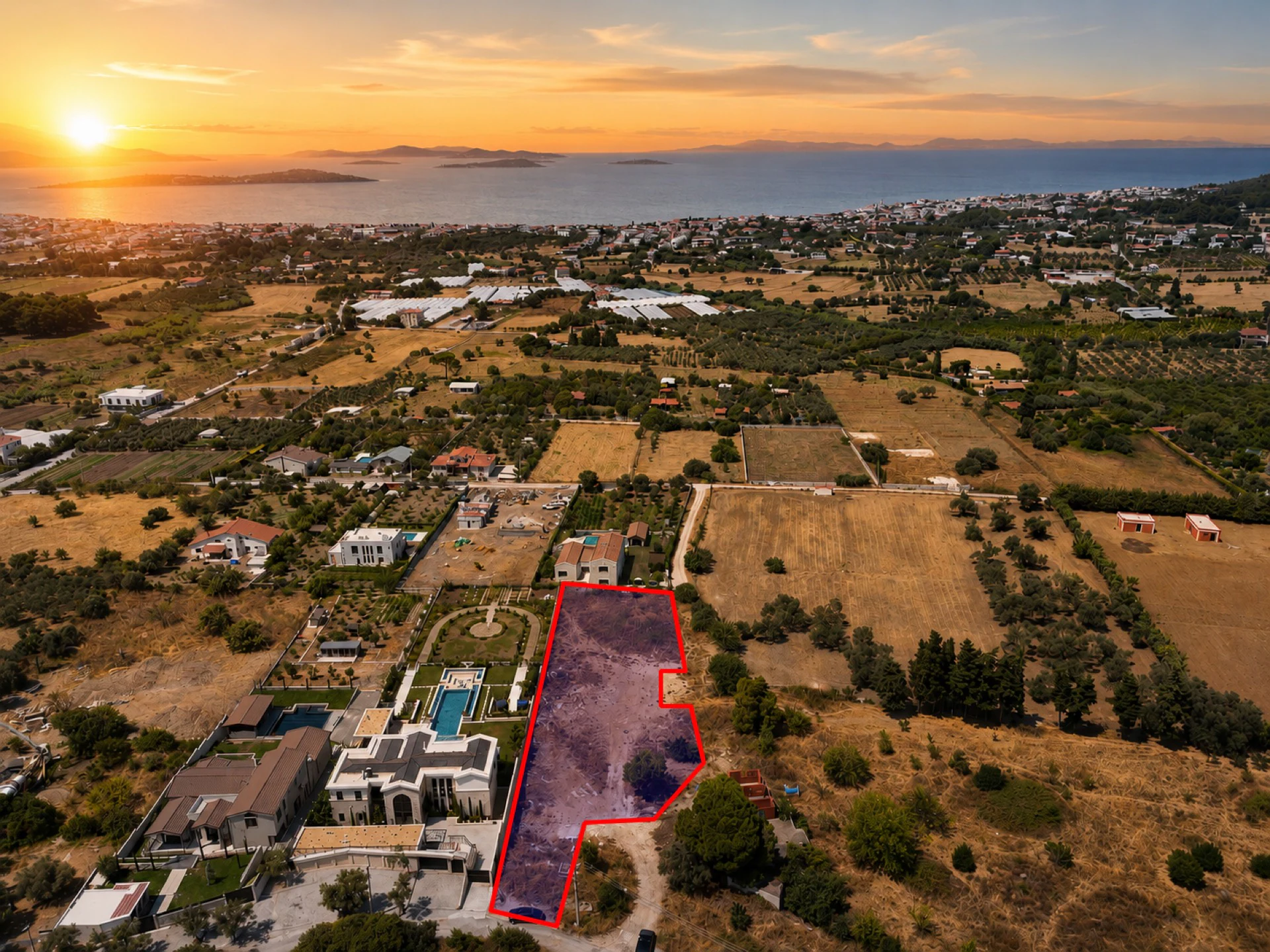 Urla Kekliktepe’de Satılık 3012 m2 villa imarlı arsa