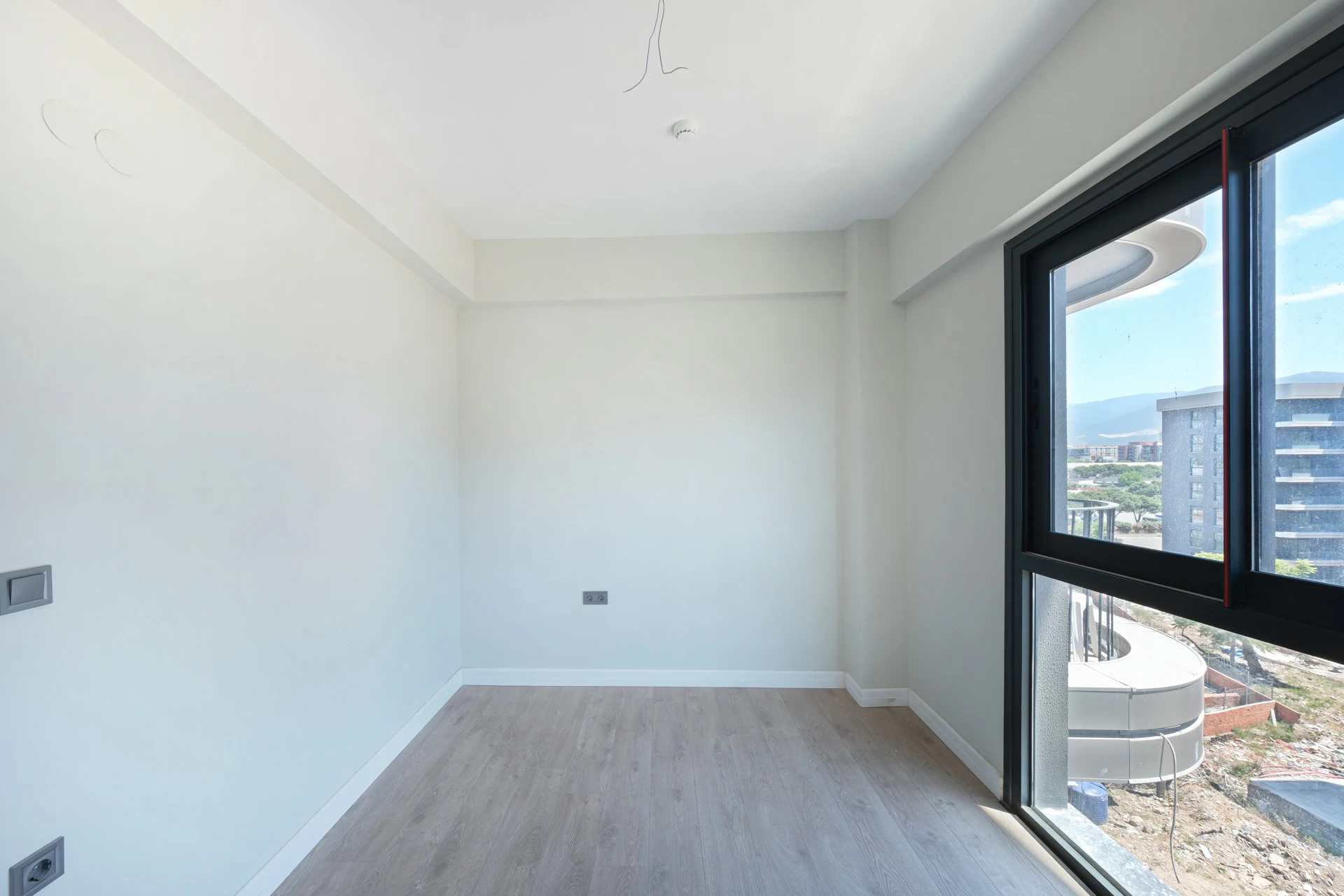 Bornova’nın Kalbinde Satılık Kiracılı 2+1 Daire galeri 5