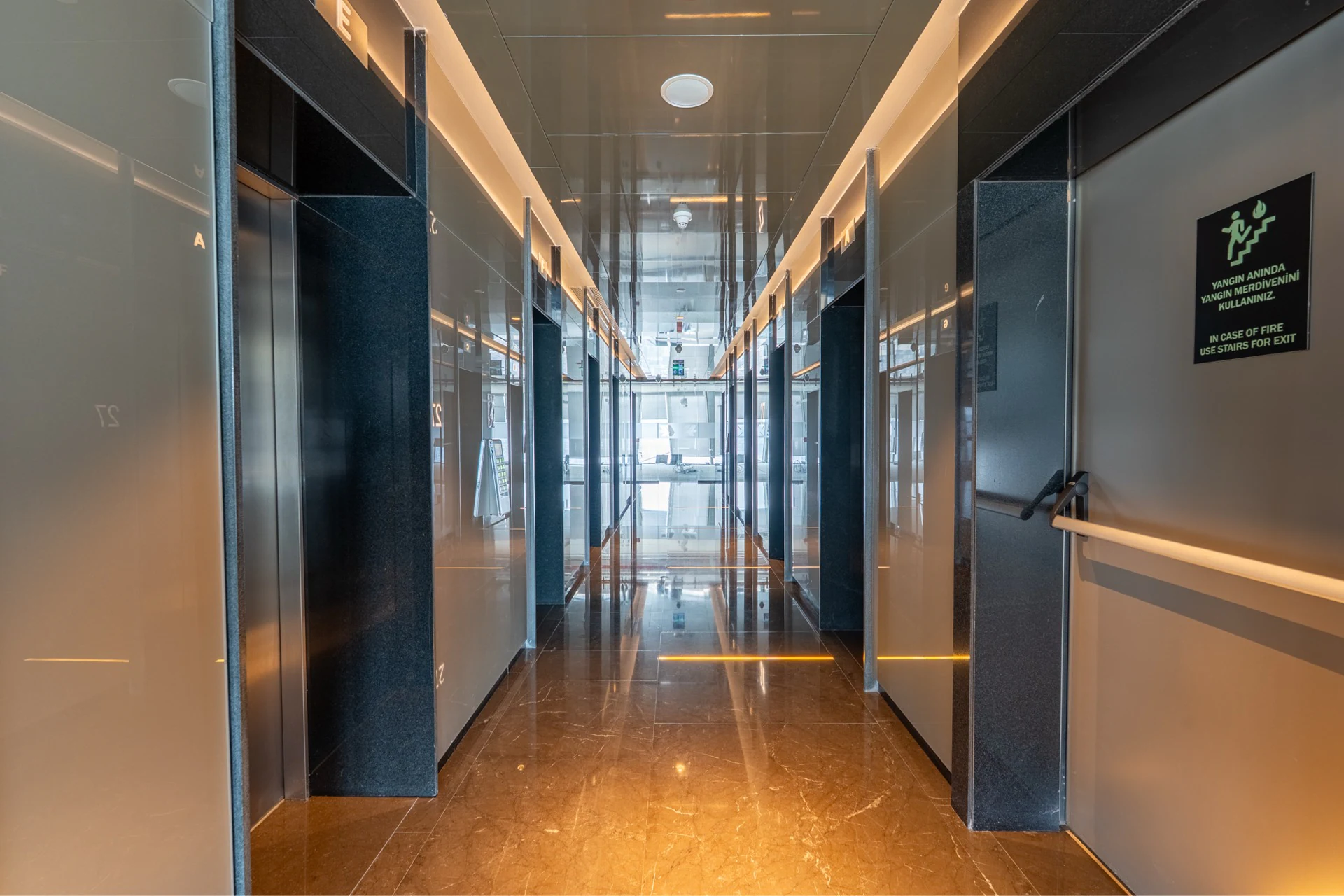 HÜSEYİN HIDIR'DAN MİSTRAL TOWER'DA EMSALSİZ TAM KAT SATILIK OFİS galeri 2