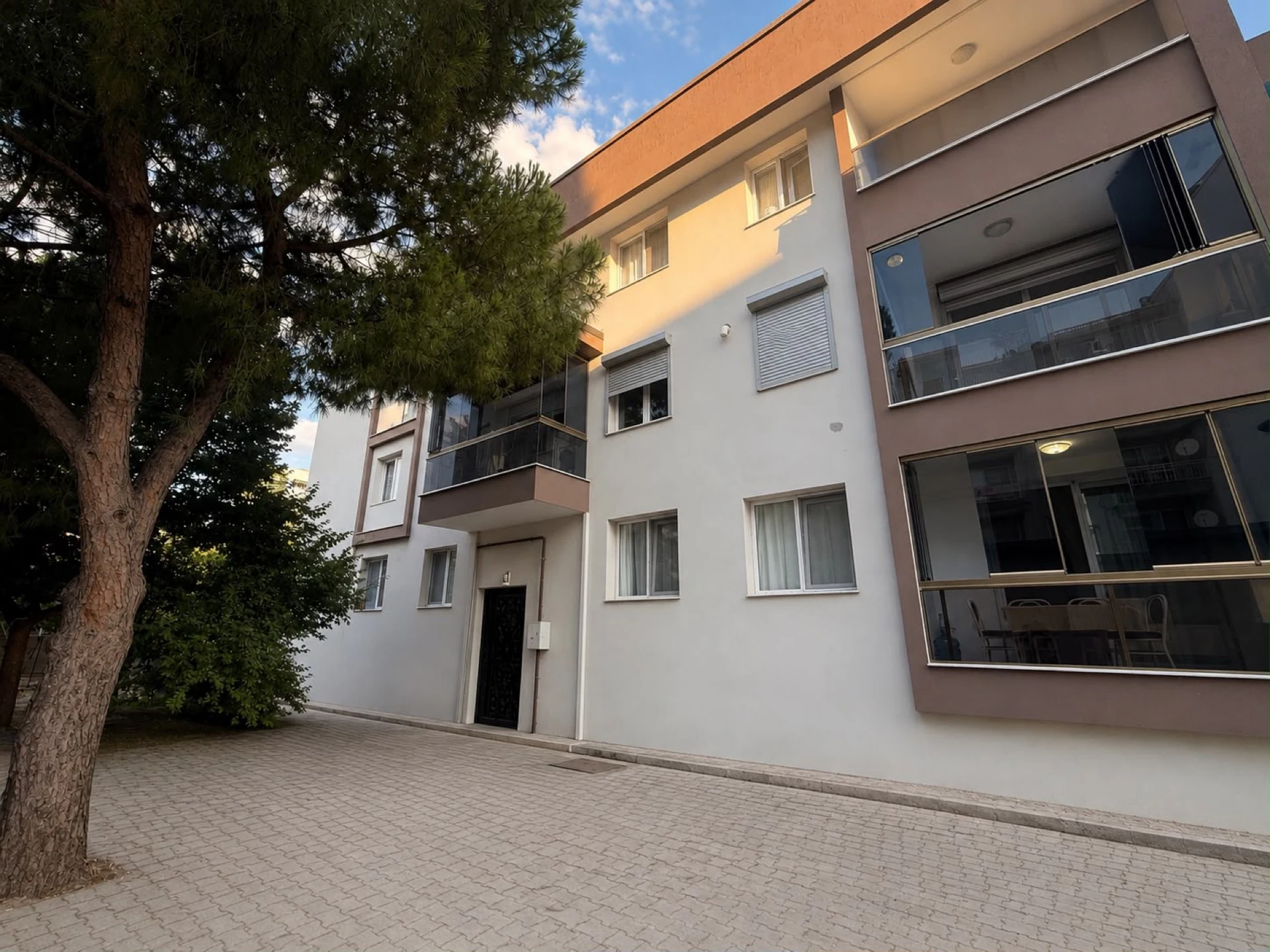 Menderes Cüneyt beyde satılık 2 + 1