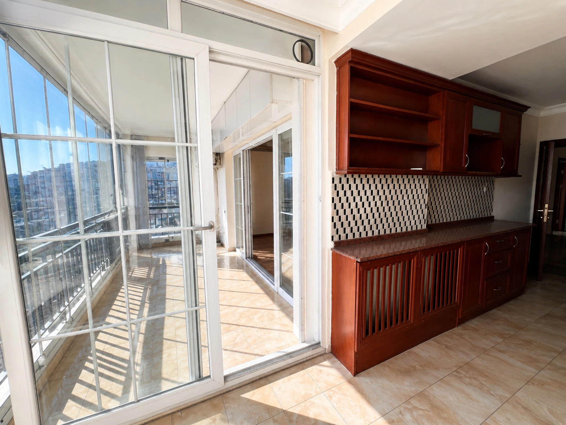 Seyhankent Sitesi’nde satılık ferah 3 + 1 galeri 4