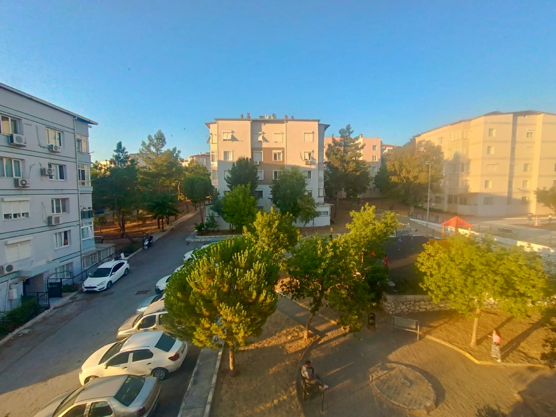 Buca İzkentte Önü Açık Doğalgazlı Ara Kat Daire galeri 3