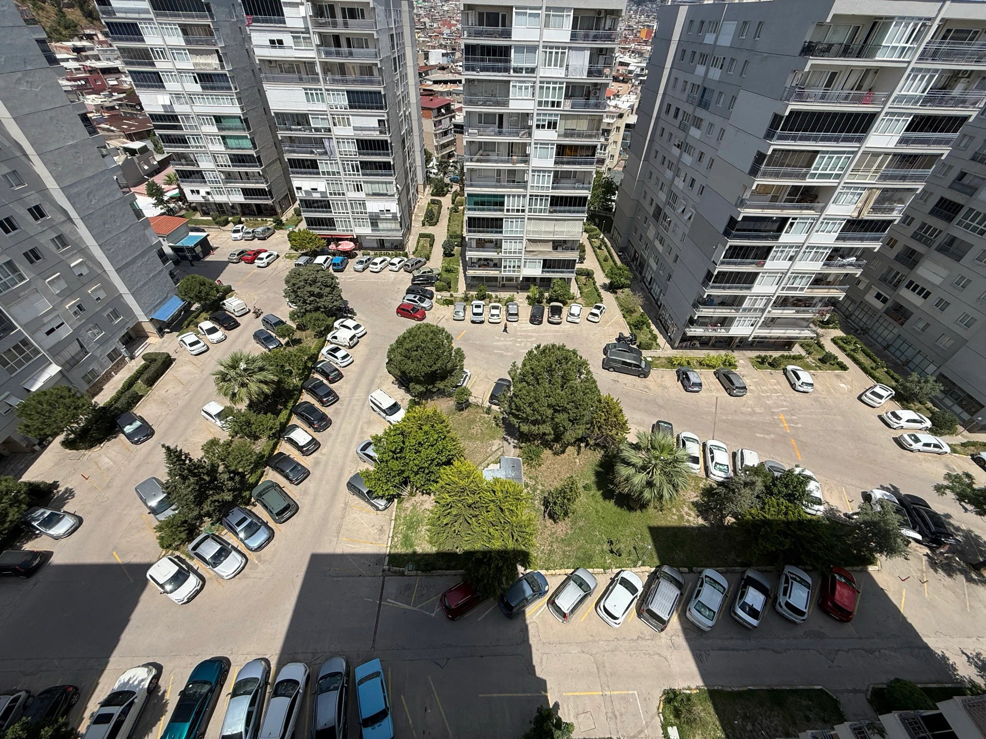 Bayraklı'da Site İçinde|Seyhankent'te Huzurlu Aydınlık Bakımlı