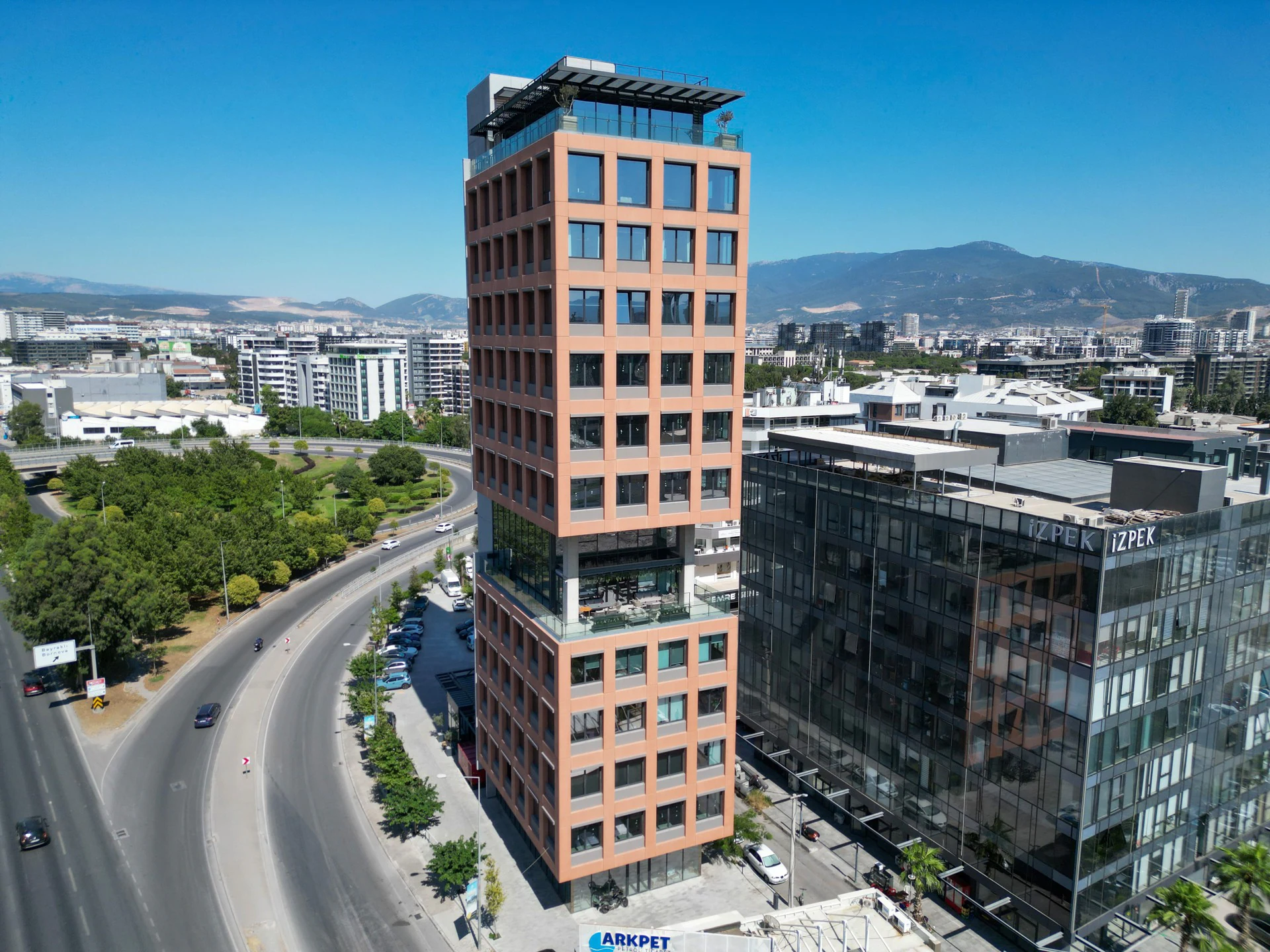Ankara Caddesi Artur Plazada Tam Kat (8.Kat) 215m² Ofis galeri 2