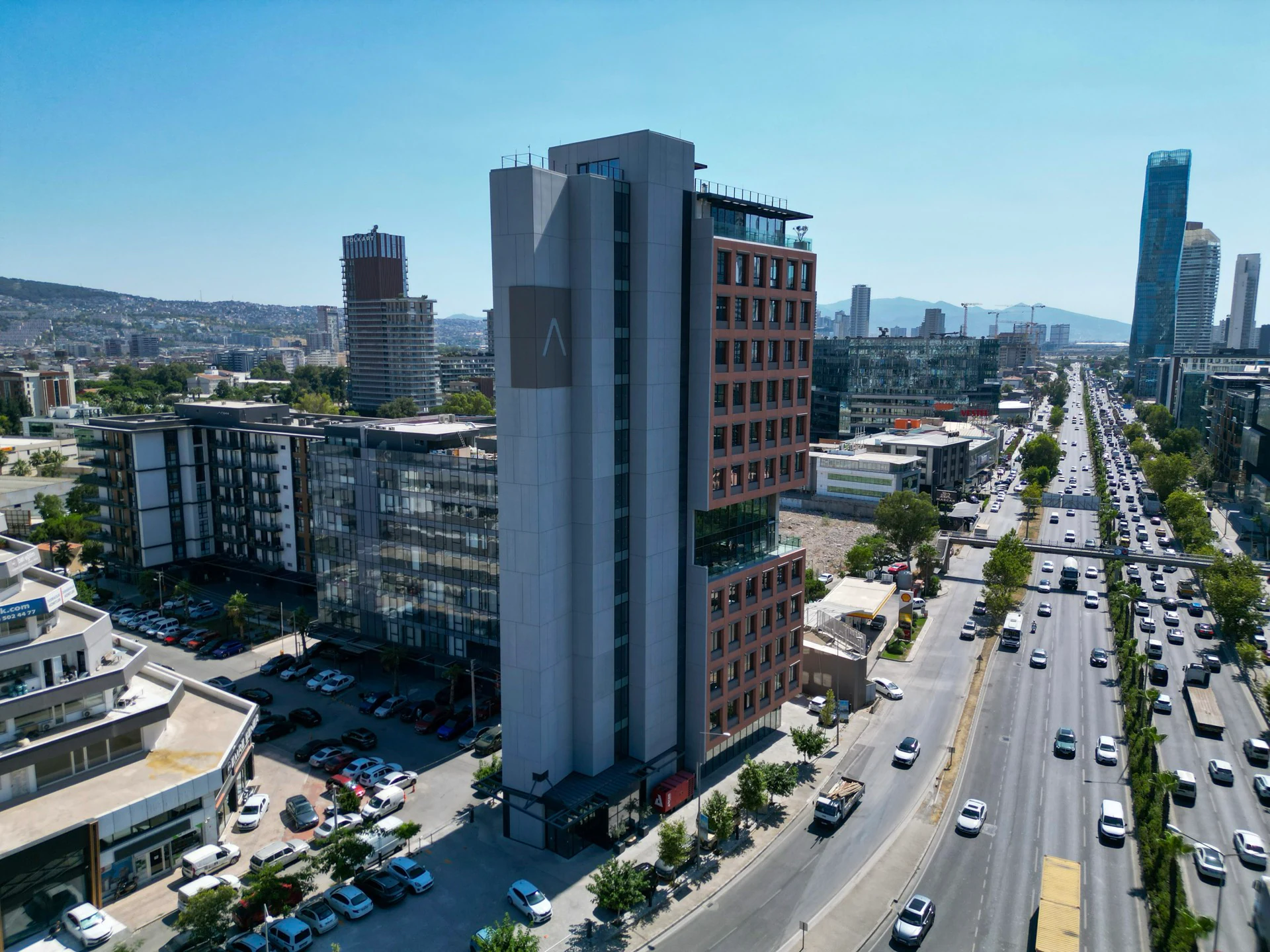 Ankara Caddesi Üzeri Artur Plaza'da 2Katlı KİRALIK DÜKKAN|MAĞAZA