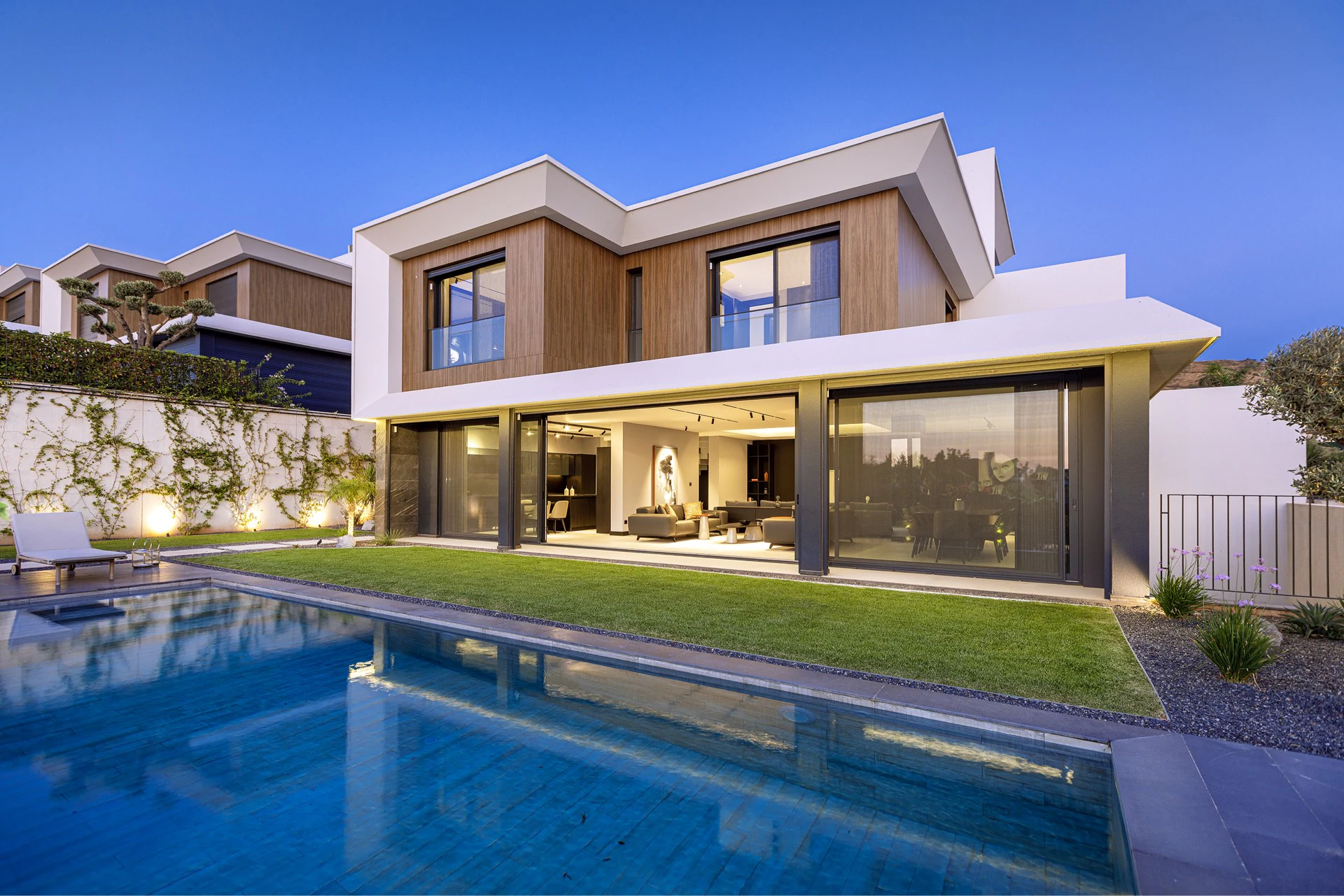 Güzelbahçe’de Satılık Çok Özel Lüks Villa