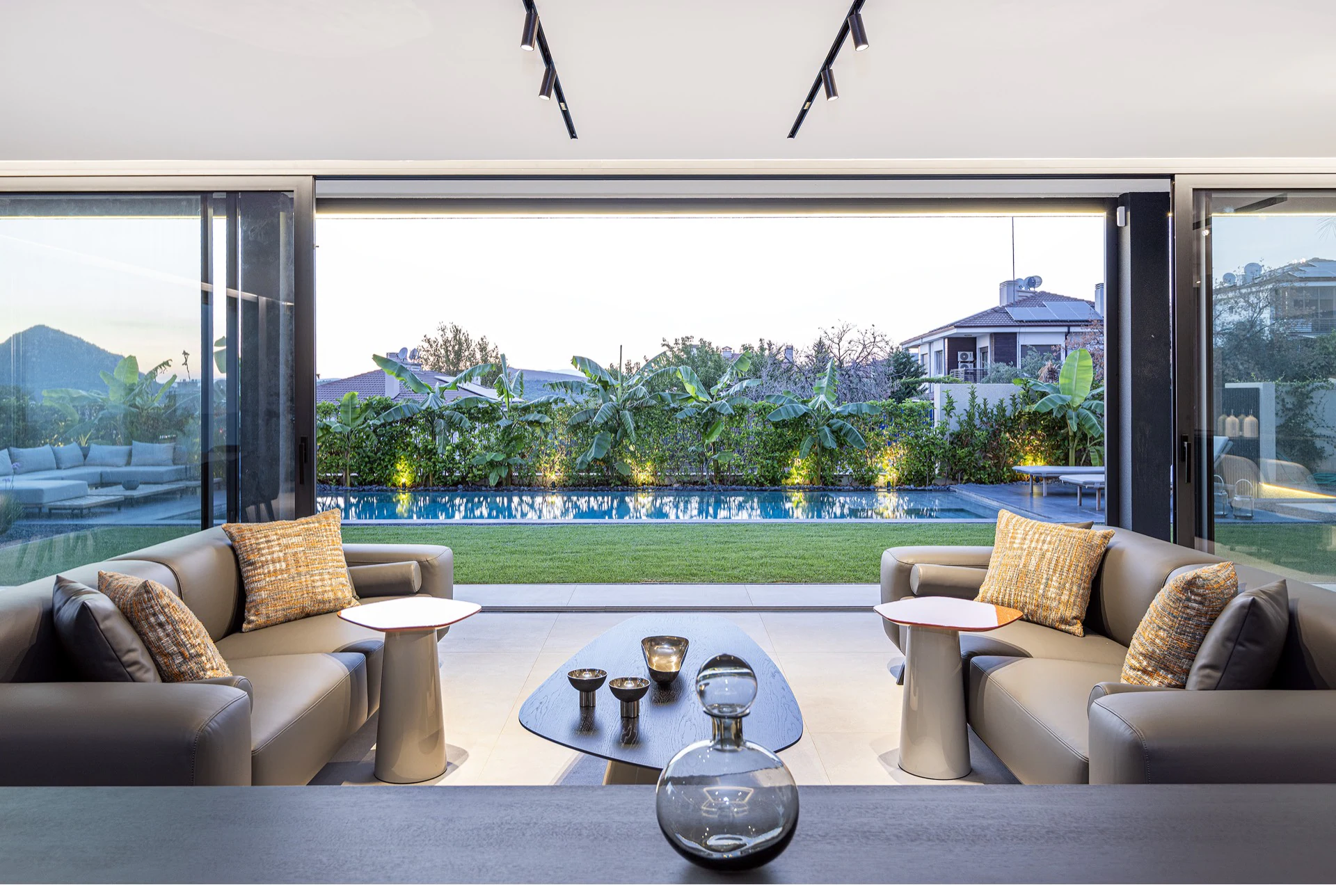 Güzelbahçe’de Satılık Çok Özel Lüks Villa galeri 3