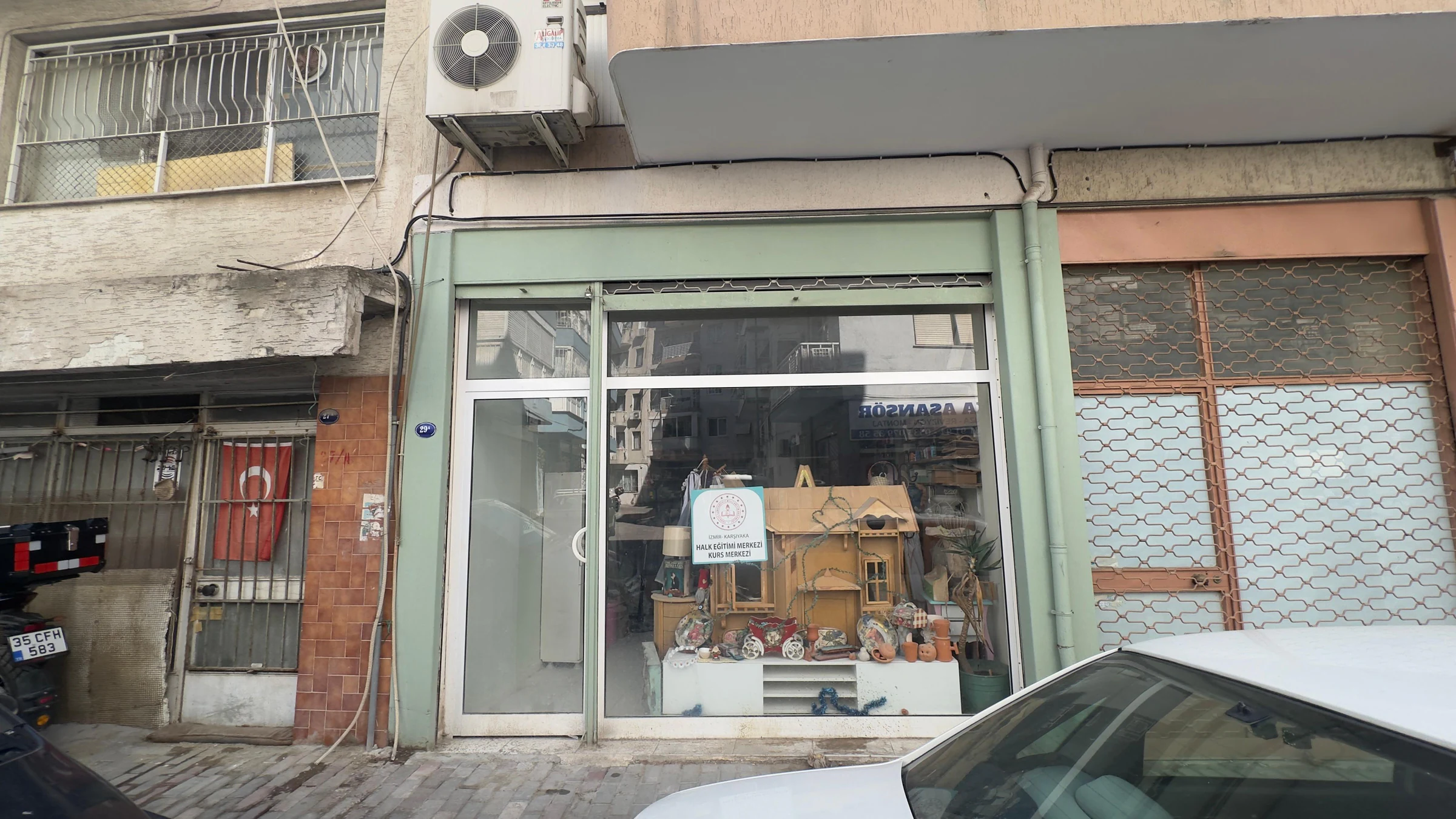 KARŞIYAKA NERGİZ İZBAN YAKINI SATILIK DÜKKAN galeri 2
