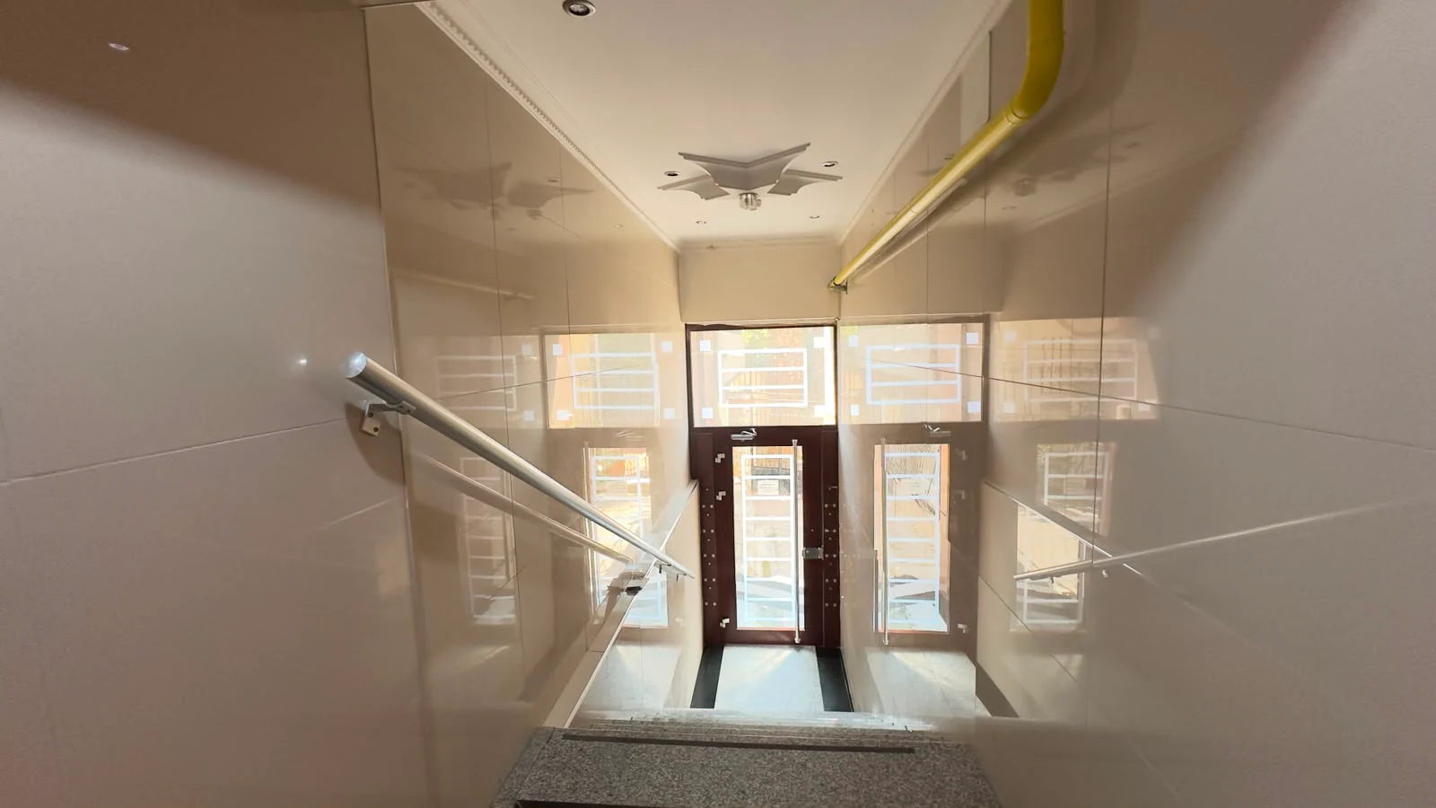 KARŞIYAKA ALABEY 'DE SAHİLE VE ANITA YAKIN 2+1 SATILIK DAİRE galeri 3