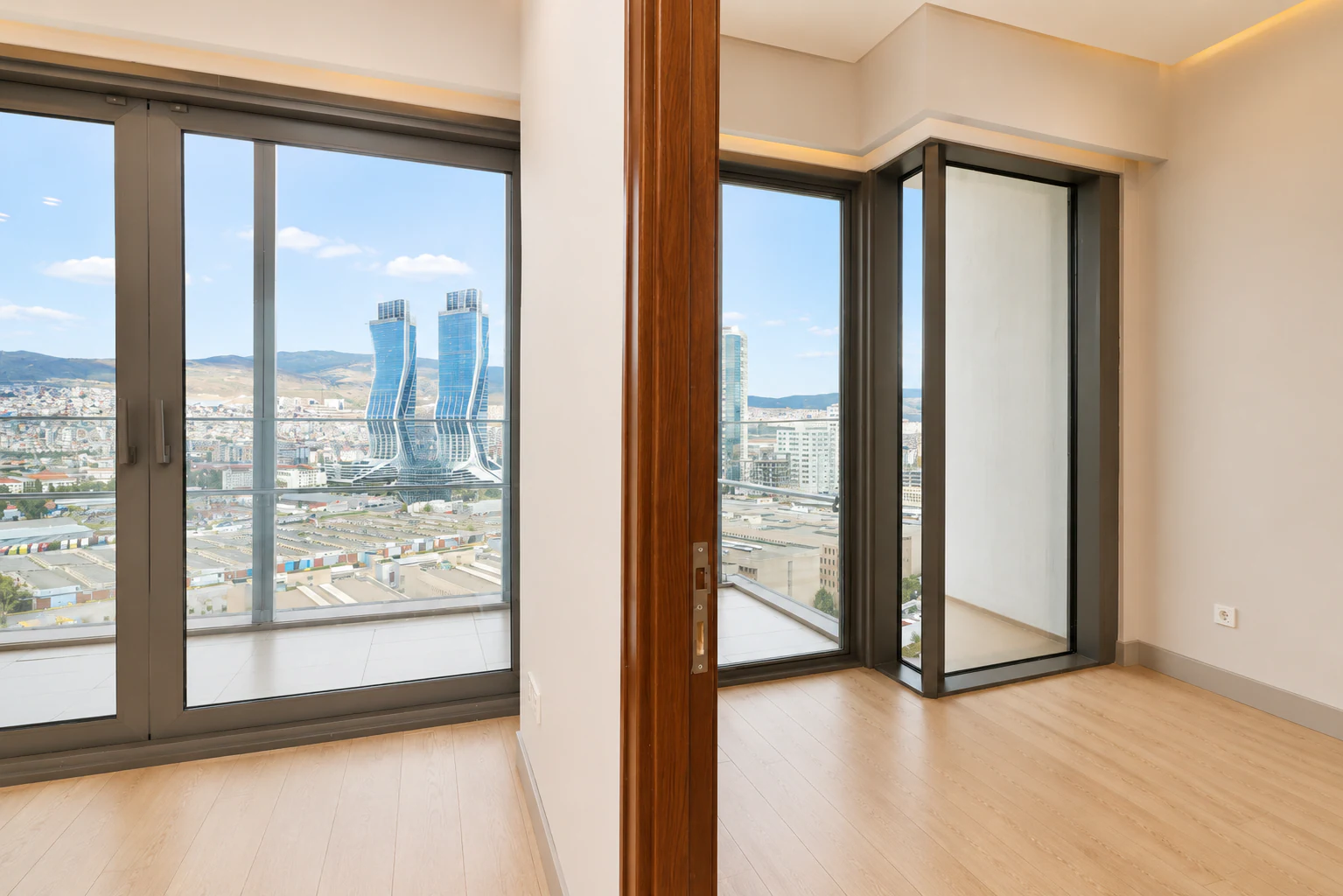Eylem Keskin Ege Perlada KDV Avantajlı Kiralık Muhteşem 2+1 Ofis galeri 4