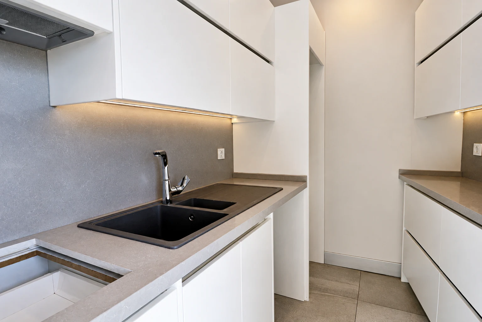 Eylem Keskin Ege Perlada KDV Avantajlı Kiralık Muhteşem 2+1 Ofis galeri 5