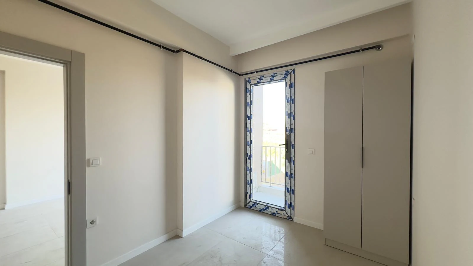TORBALI FEVZİ ÇAKMAK MAHALLESİNDE HAVUZLU SİTE İÇİ 1+1 DAİRE galeri 5