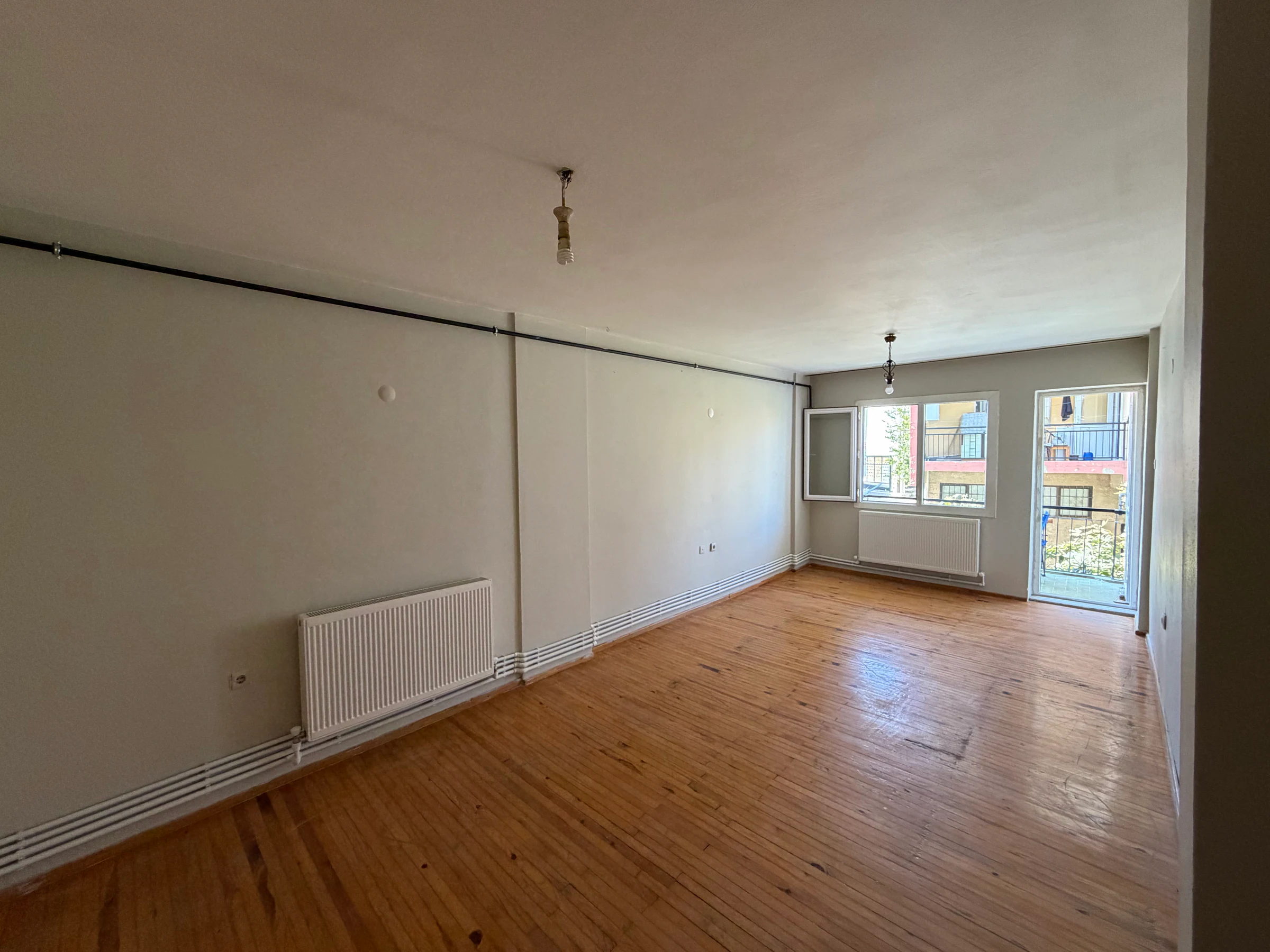 Osmangazi'de Merkezi Konumda Ara Kat Balkonlu 3+1 Kiralık Daire galeri 2