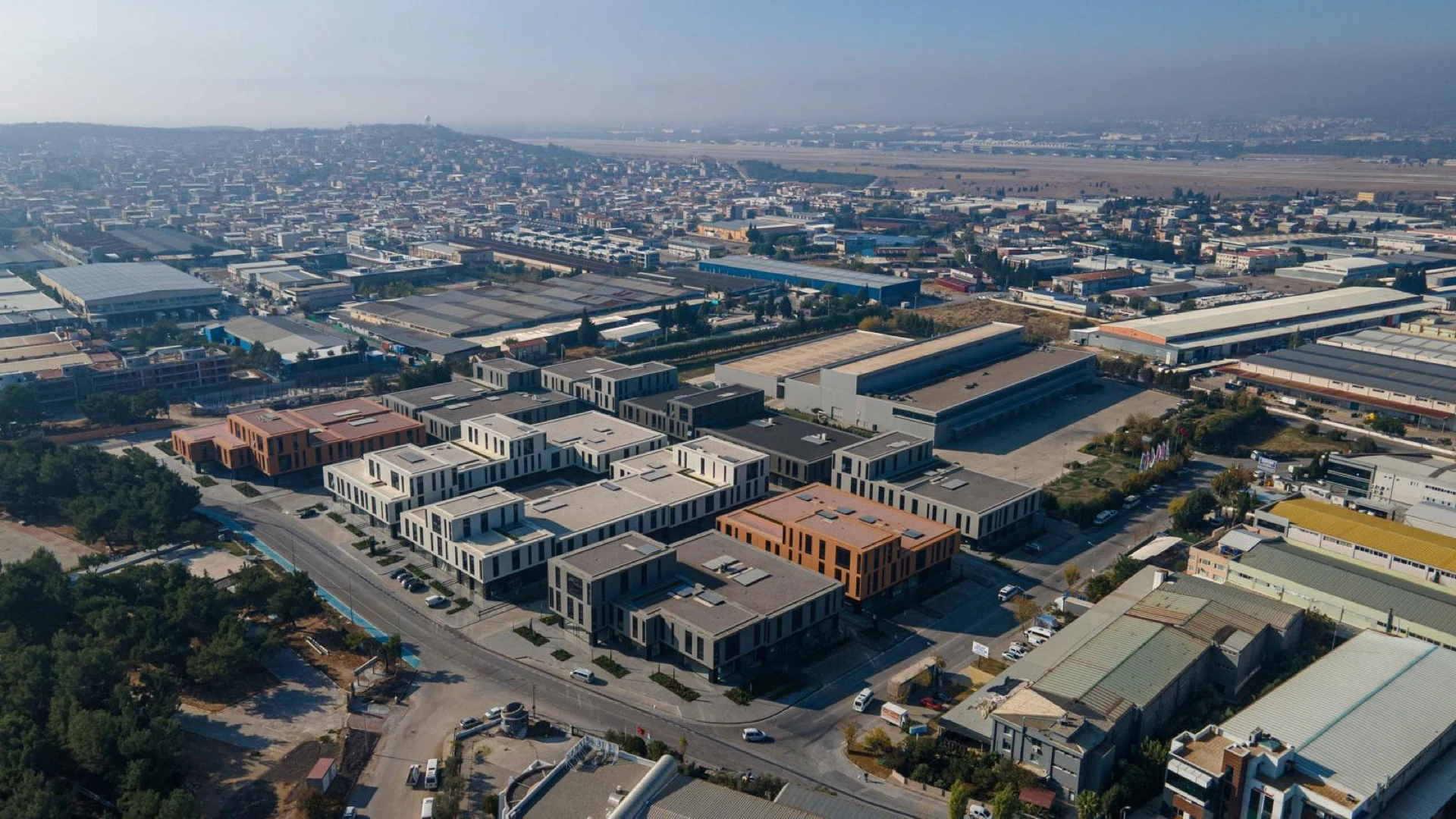 ZONE GAZİEMİR'DE ÖZEL MİMARİ TAM DONANIMLI İŞYERİ galeri 4