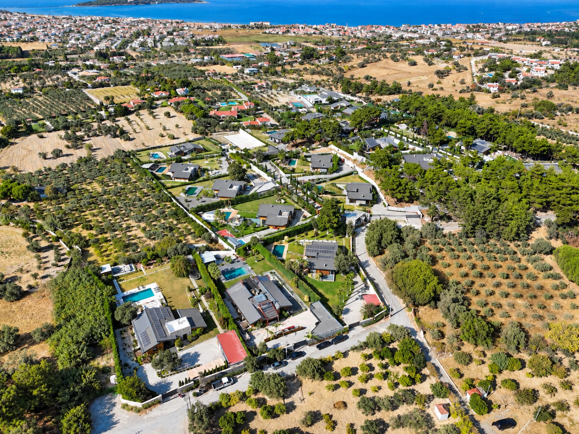 Kekliktepe'de 8.533 m2 Deniz Manzaralı Malikâne Arsası galeri 5