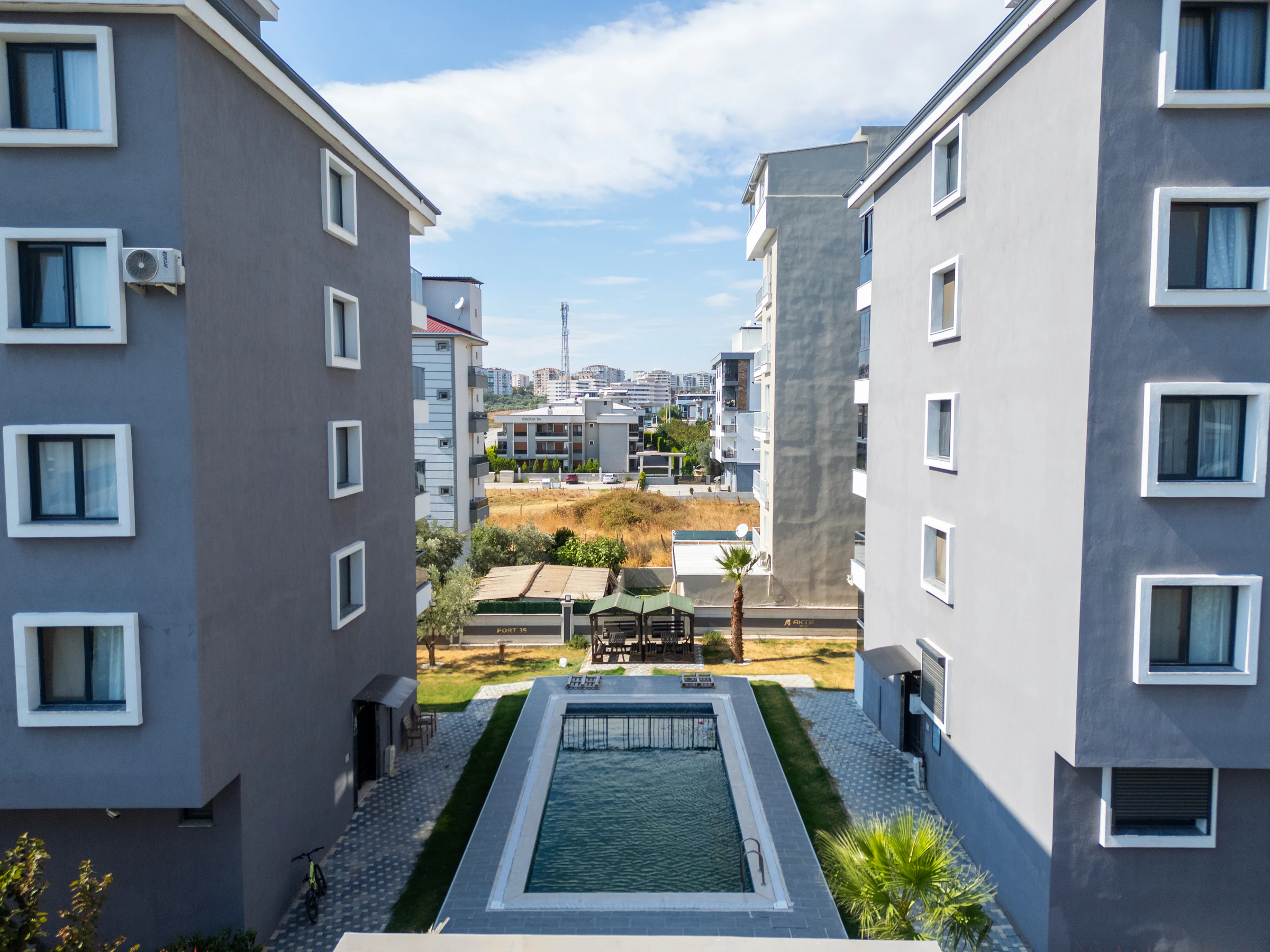 AYRANCILAR İNÖNÜ MAH. PORT35TE 3+1 HAVUZLU SATILIK DAİRE