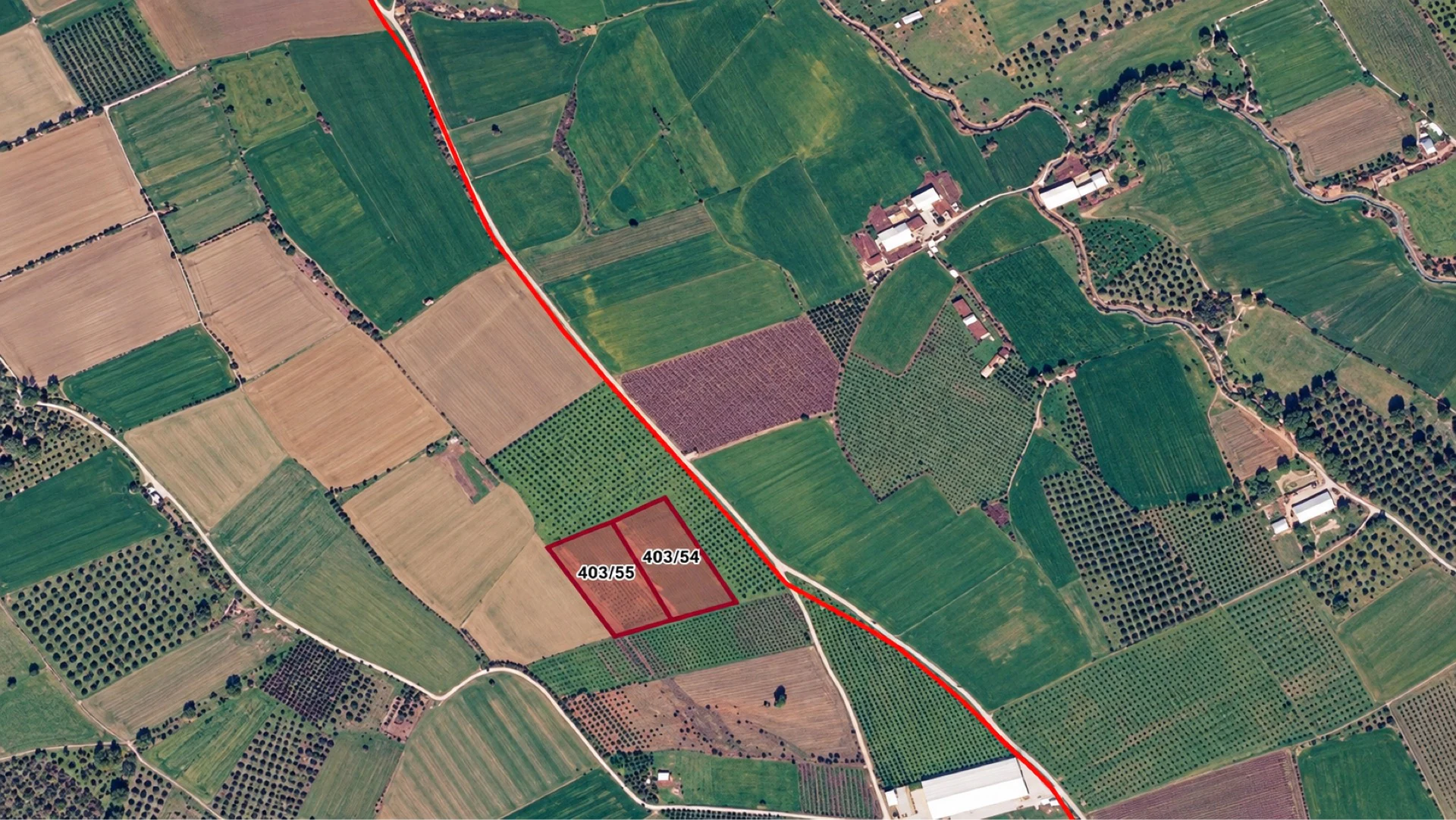 RE/MAX TEOKTAN BAĞYURDUNDA GES VE SONDAJLI 12.722 M² BAĞ galeri 3
