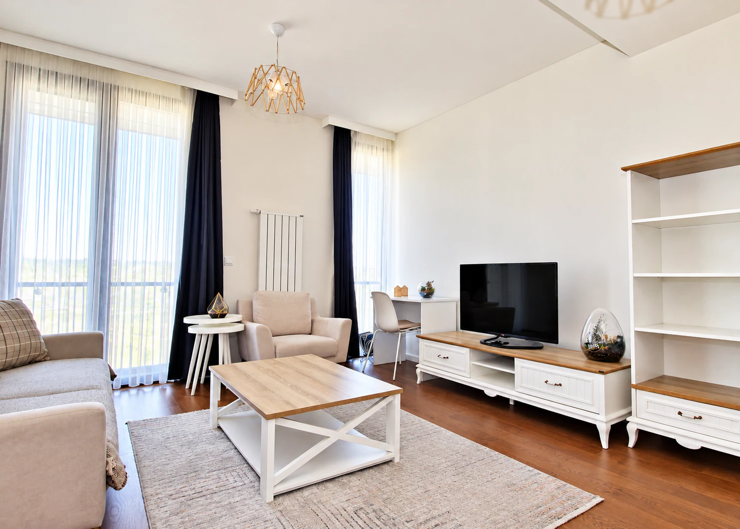 Eylem Keskin'den Ege Perla'da Eşyalı Kiralık Muhteşem 1+1 Daire