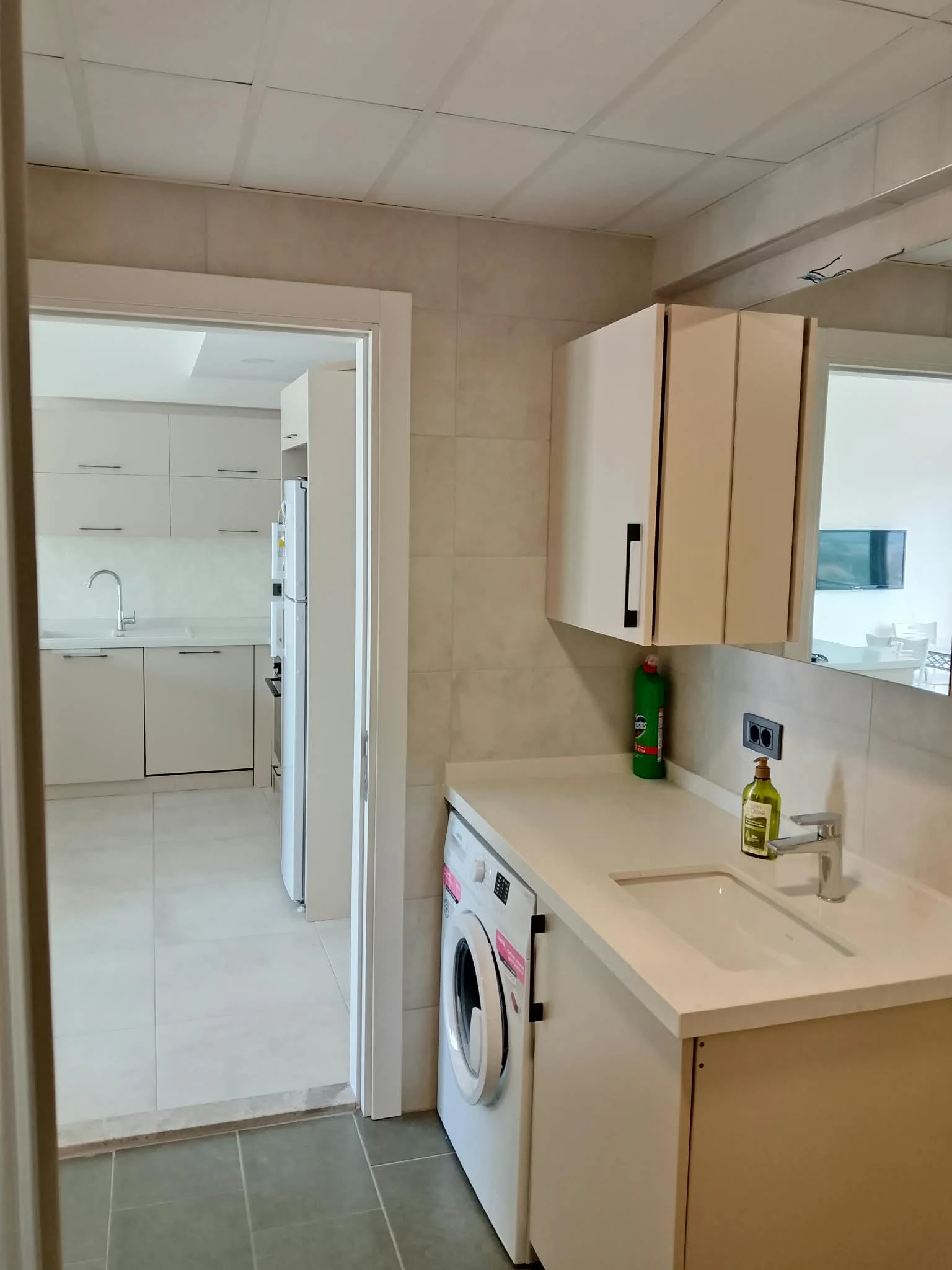 REMAX-TEOK'tan Çeşme Ilıca'da Kiralık eşyalı1+1 Rezidans Daire galeri 5