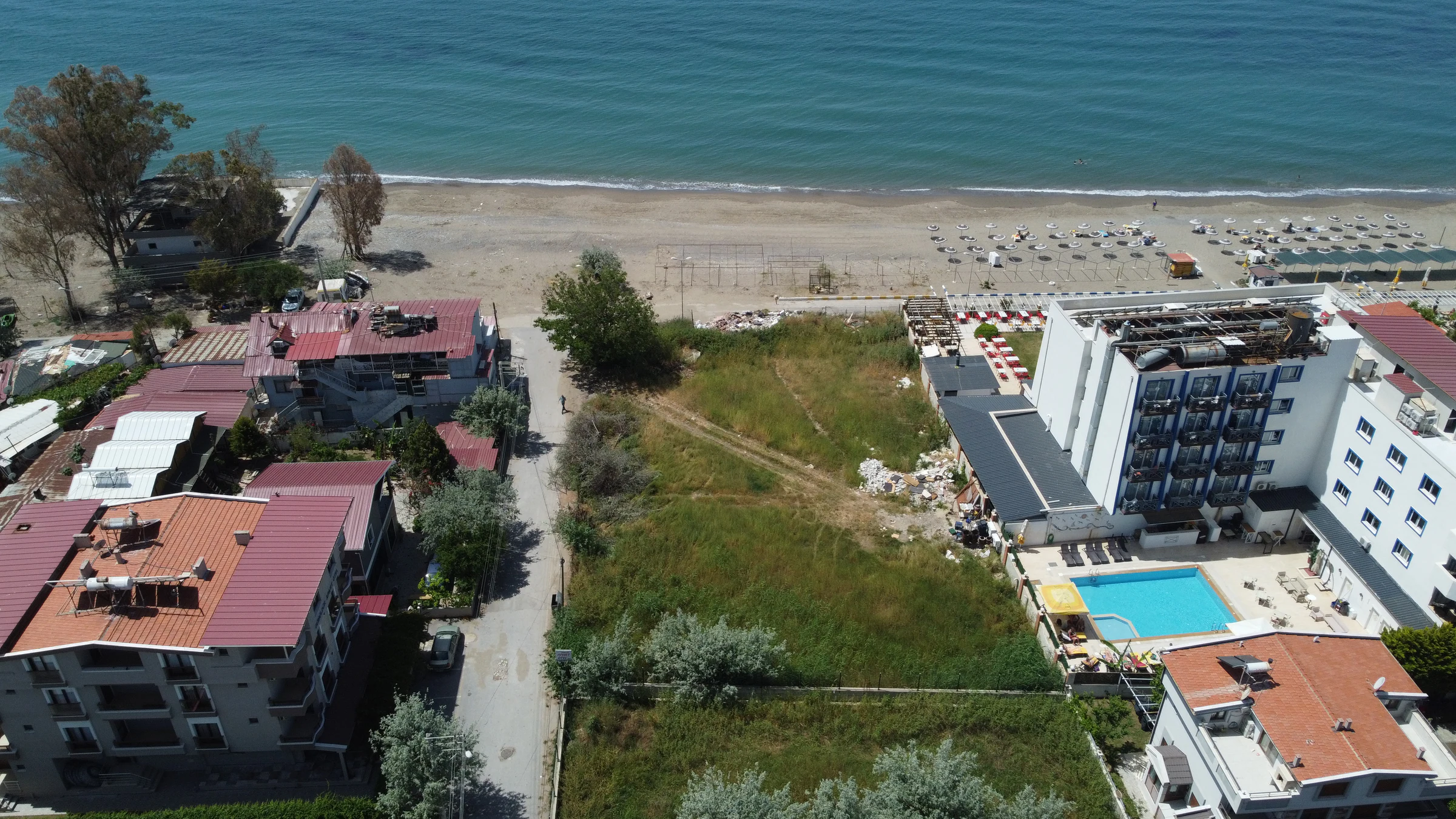 REMAX-TEOK GÜMÜLDÜR'DE TURİZM İMARLI DENİZE SIFIR SATILIK ARSA galeri 3